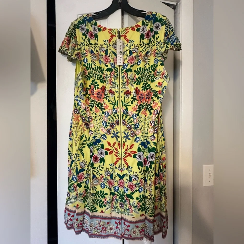 Alice + Olivia Yellow Floral V-Neck Mini Dress - Picture 6 of 10